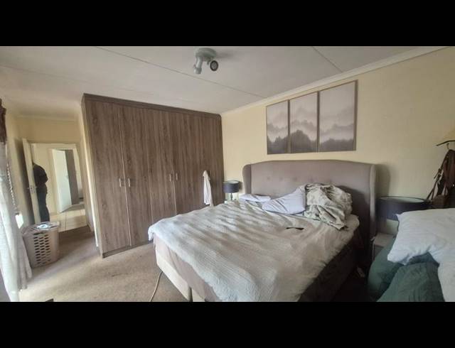 3 BEDROOM TOWNHOUSE FOR SALE IN WILGEHEUWEL